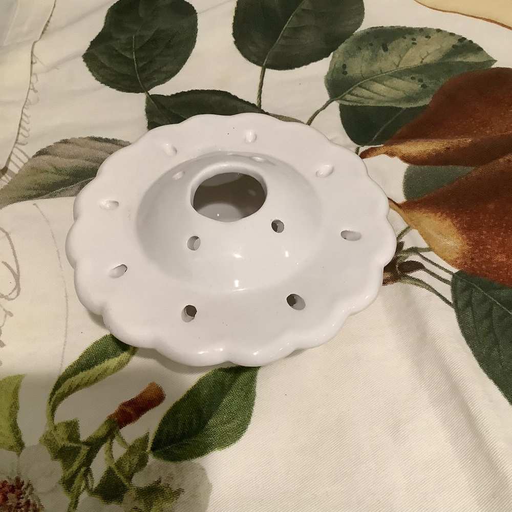 Vintage Ceramic Floral Frog White Scalloped Edge